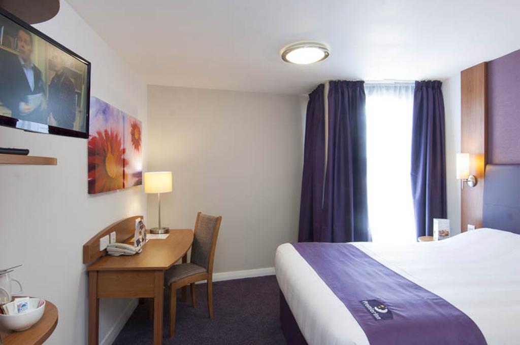 Premier Inn Manchester - Heaton Park — Фото 3